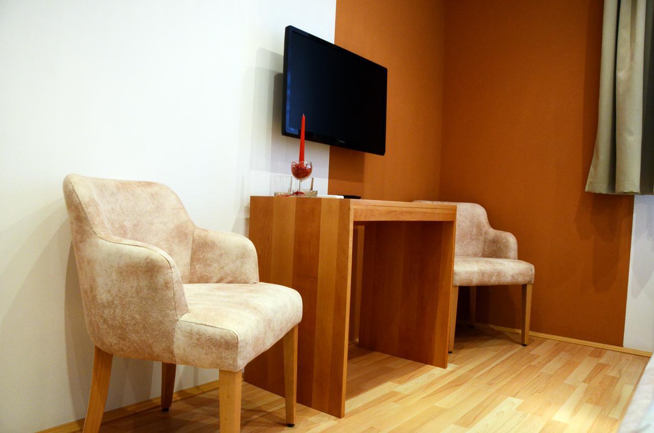 Hotel Mk, Plavi Restoran, Loznica Dış mekan fotoğraf